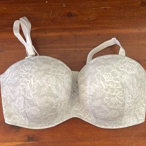 38DDD Boost bra with convertible straps